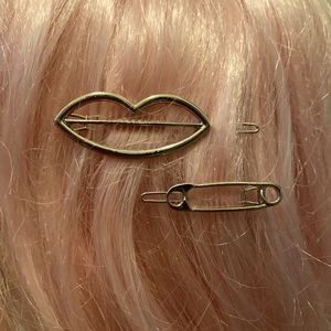 🆕NIP: 2 Silver Hair Clips- Lips and Pin